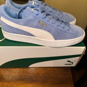 Puma Suede Classics Women’s size 8 - Pre-owned but never worn